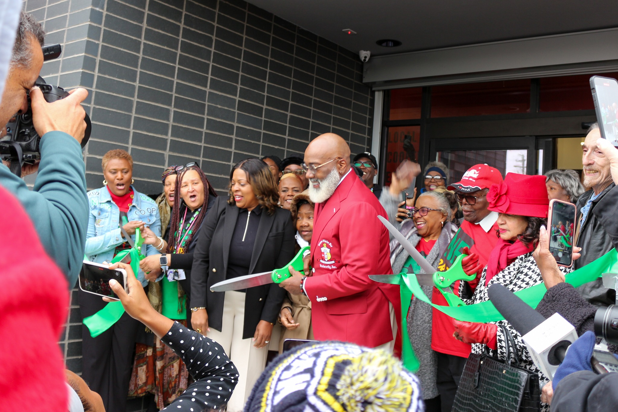 North Flint Food Market ribbon cutting