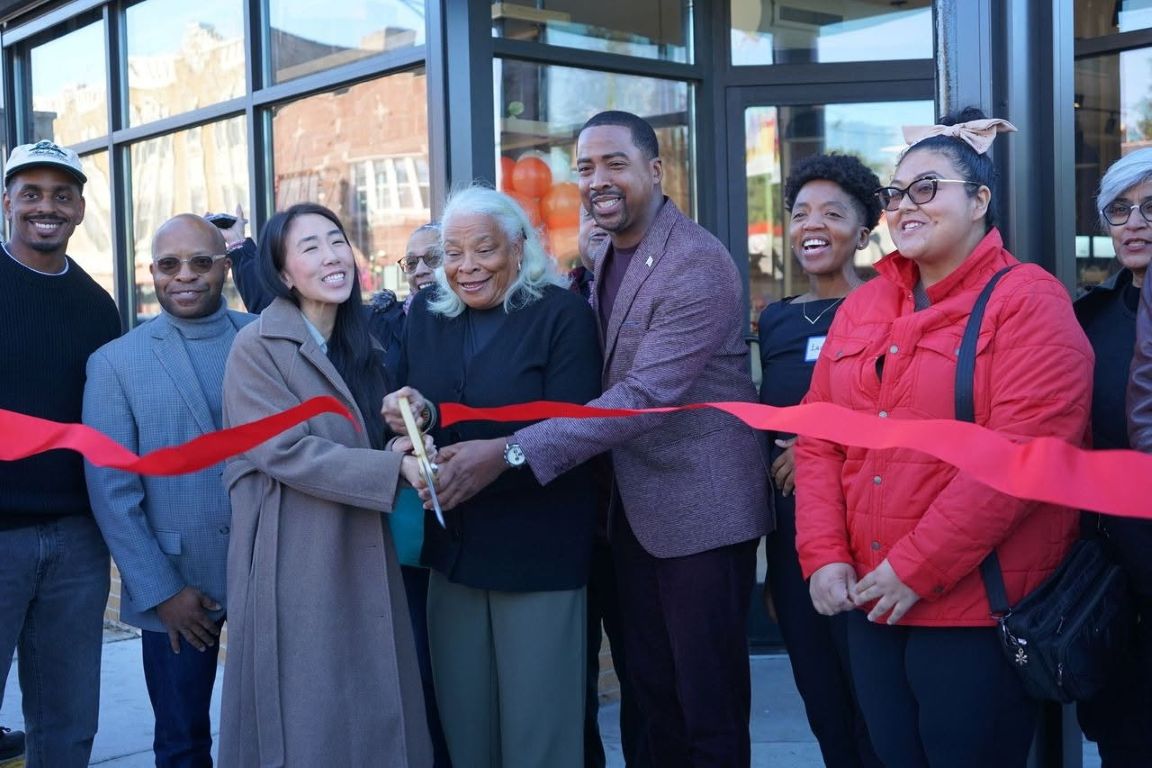 Southside Market & Cafe ribbon cutting